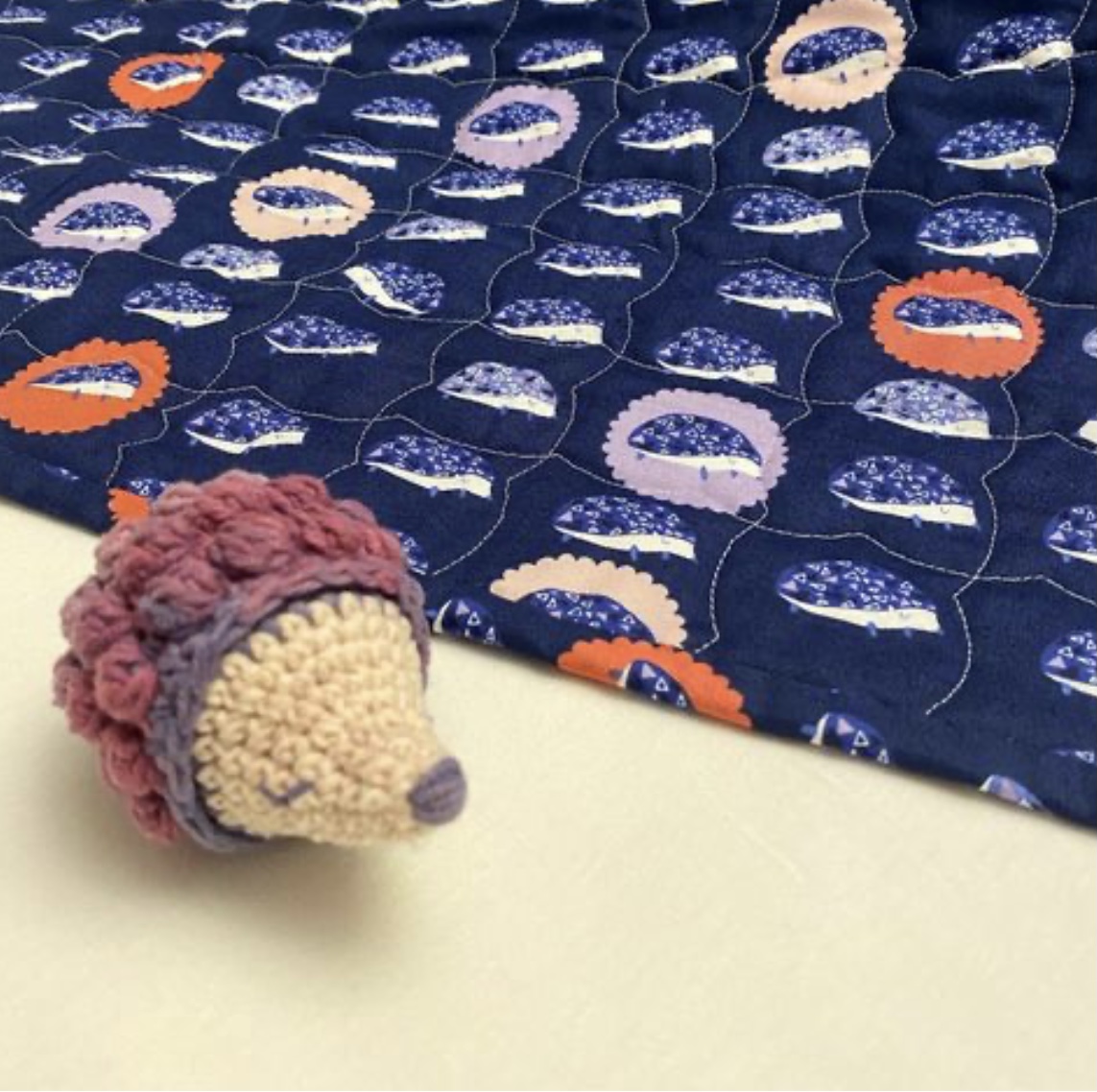 Little hedgehogs baby quilt and crochet toy