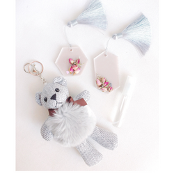 Scented Wax Tarts (2 Pieces) and Keychain Toy