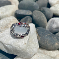 The moonstone and Rubies ring