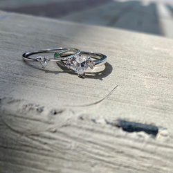 The mini crystal heart ring