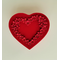 صندوق على شكل قلب مزين بالورود الحمراء
